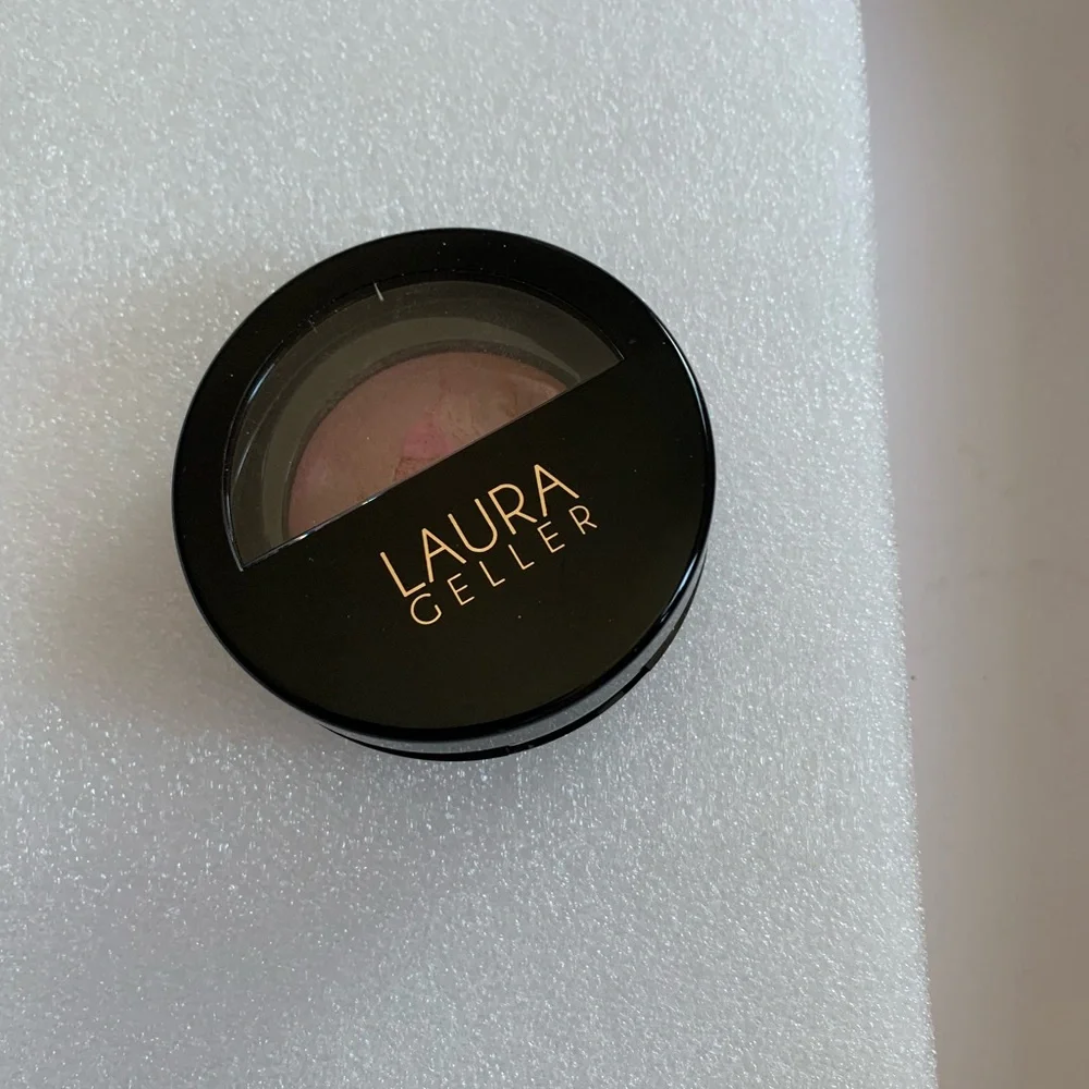 Laura Geller Baked Blush -N- Brighten Pink Buttercream (Made in Italy .